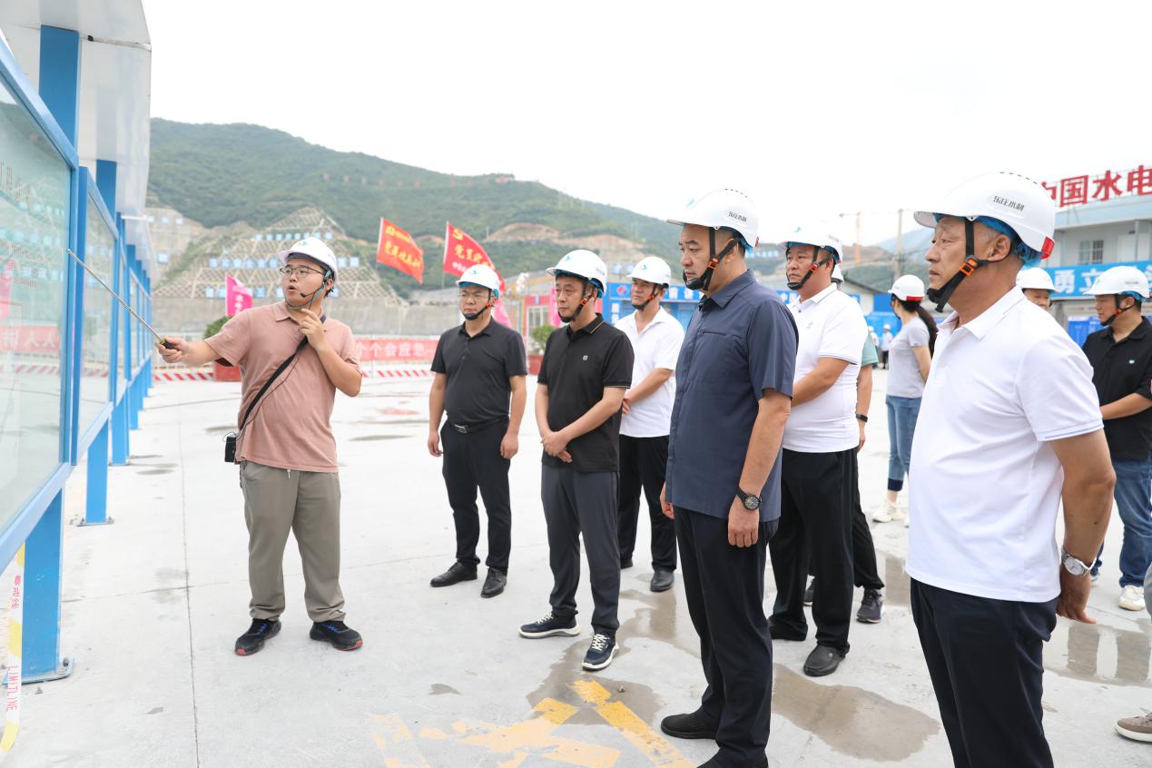 东庄水利公司：泾阳县政府向导考察东庄水利枢纽工程.jpg